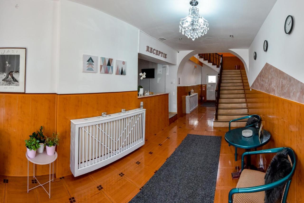 Pensiunea Vanessa Fagaras Ngoại thất bức ảnh
